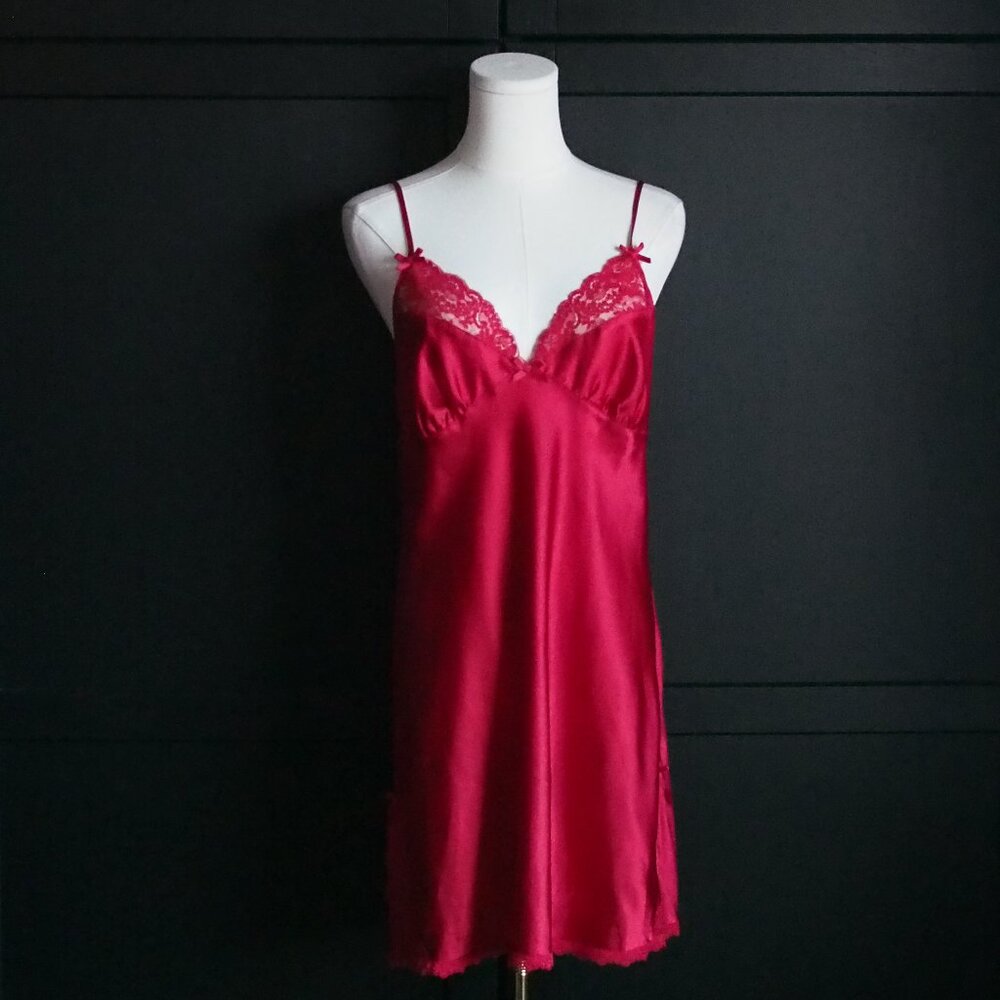 La Senza | Beautiful Red Satin, Lace and Bow Lingerie